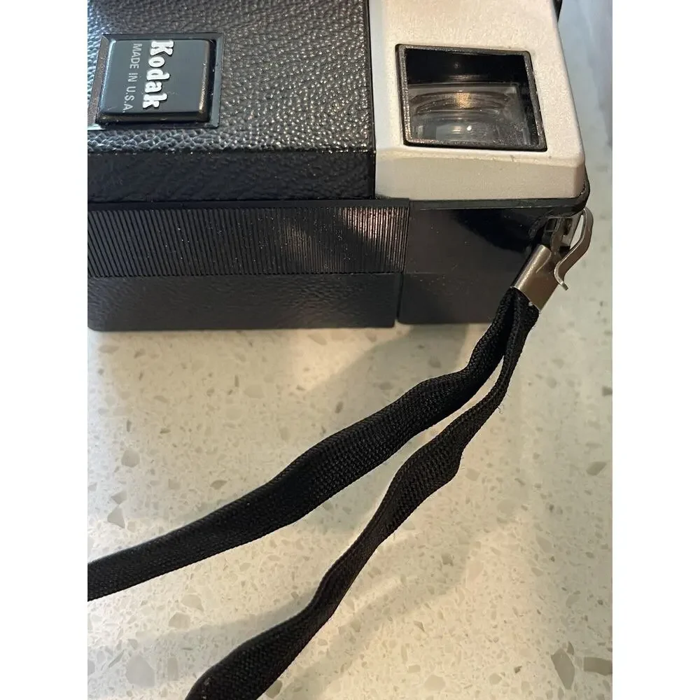 Kodak Instamatic X-15 Vintage Film Camera‎ With Case